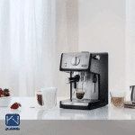 اسپرسوساز خانگی دلونگی ECP3531 با طراحی مشکی و نقرهای